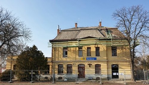 Kenderesi állomásépület